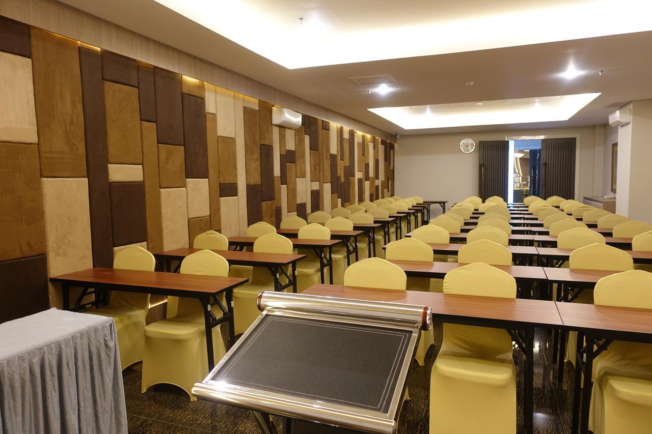 M Hotel Kupang Kupang (East Nusa Tenggara) Exterior foto
