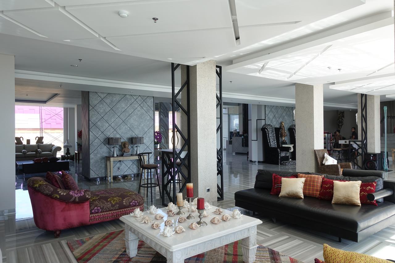 M Hotel Kupang Kupang (East Nusa Tenggara) Exterior foto
