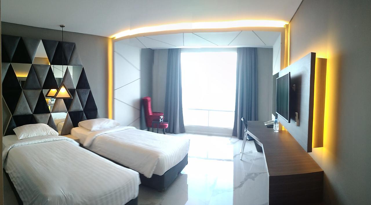 M Hotel Kupang Kupang (East Nusa Tenggara) Exterior foto