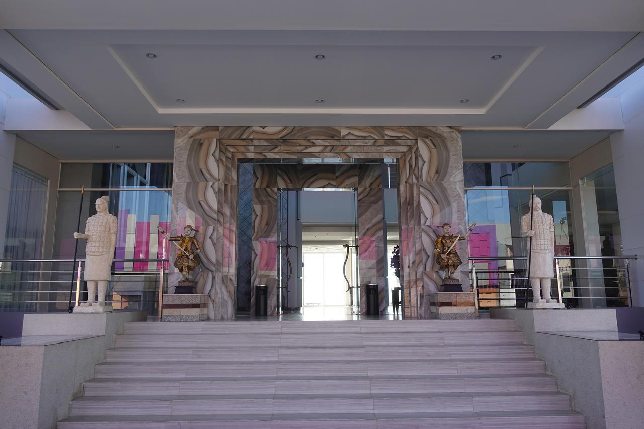 M Hotel Kupang Kupang (East Nusa Tenggara) Exterior foto